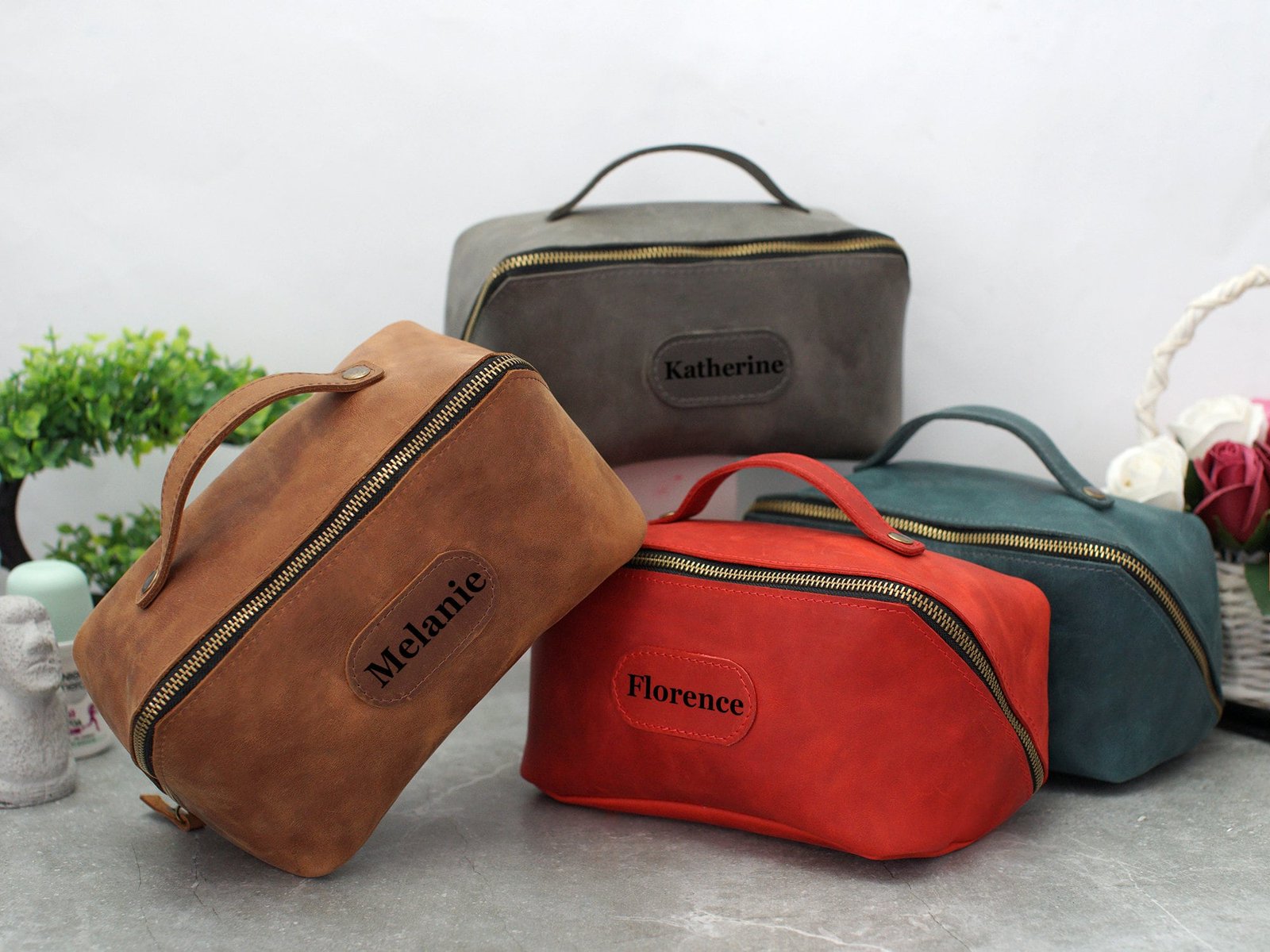 Personalized Leather Travel Makeup Bag, Open Flat Make Up Organizer with Divider and Handle, Women's Dopp Kit, Custom Cosmetic Bag for Her
