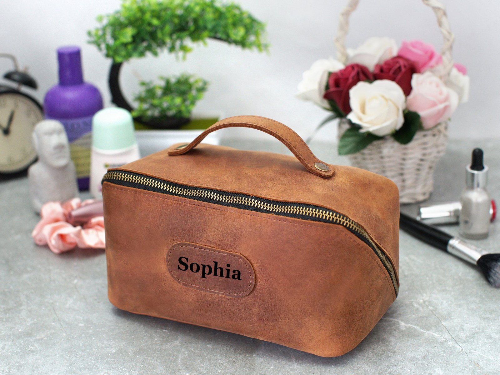 Personalized Leather Travel Makeup Bag, Open Flat Make Up Organizer with Divider and Handle, Women's Dopp Kit, Custom Cosmetic Bag for Her