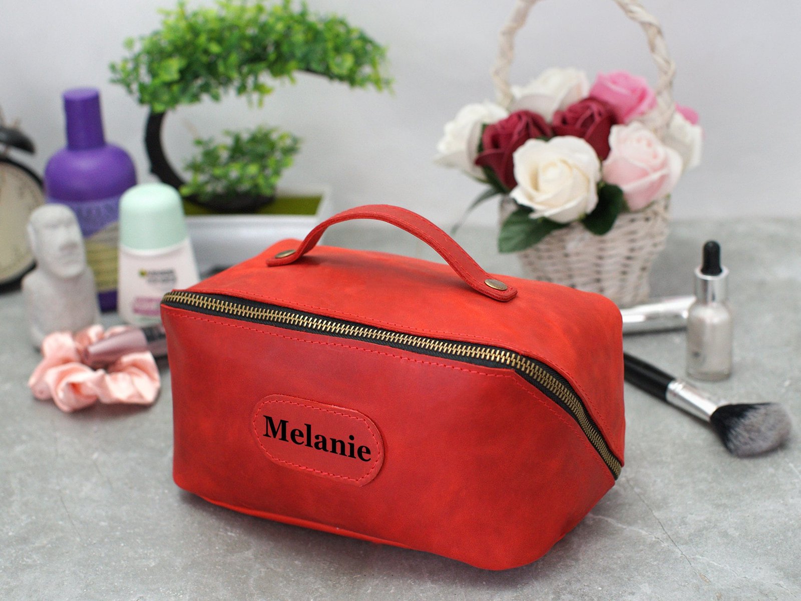 Personalized Leather Travel Makeup Bag, Open Flat Make Up Organizer with Divider and Handle, Women's Dopp Kit, Custom Cosmetic Bag for Her