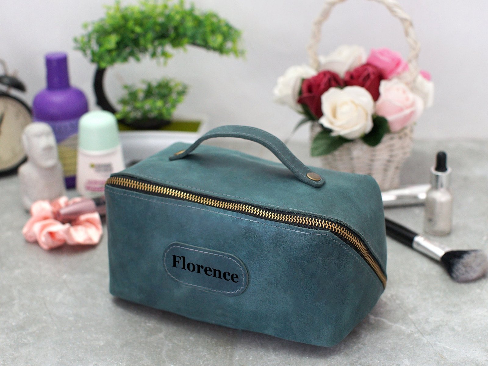 Personalized Leather Travel Makeup Bag, Open Flat Make Up Organizer with Divider and Handle, Women's Dopp Kit, Custom Cosmetic Bag for Her