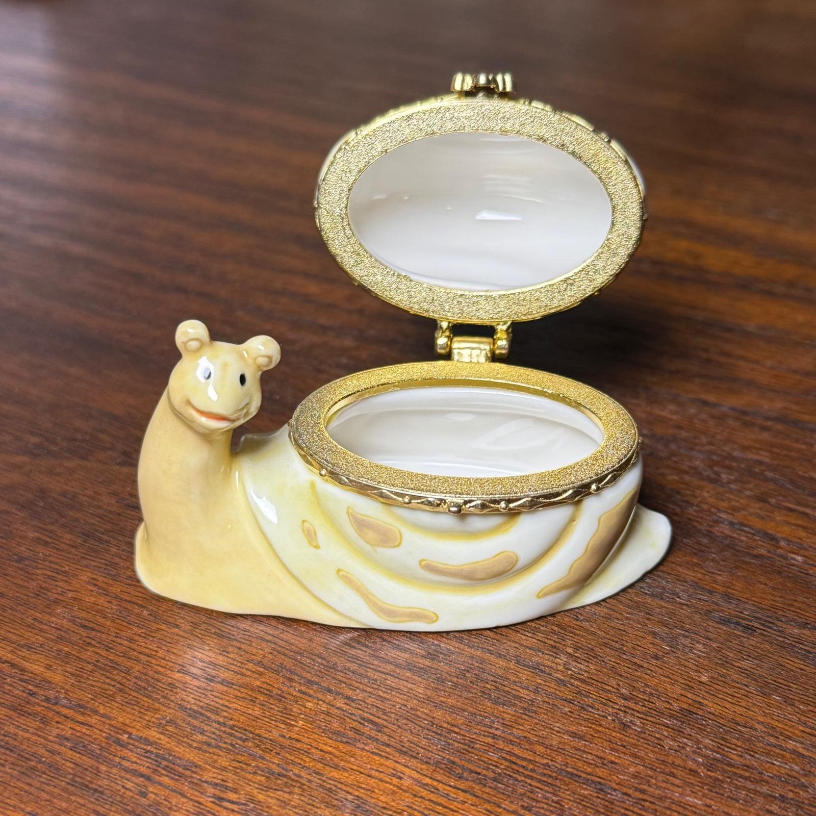 Vintage Westland Giftware 1999 Snail Trinket Box Porcelain Hinged Figurine #4618